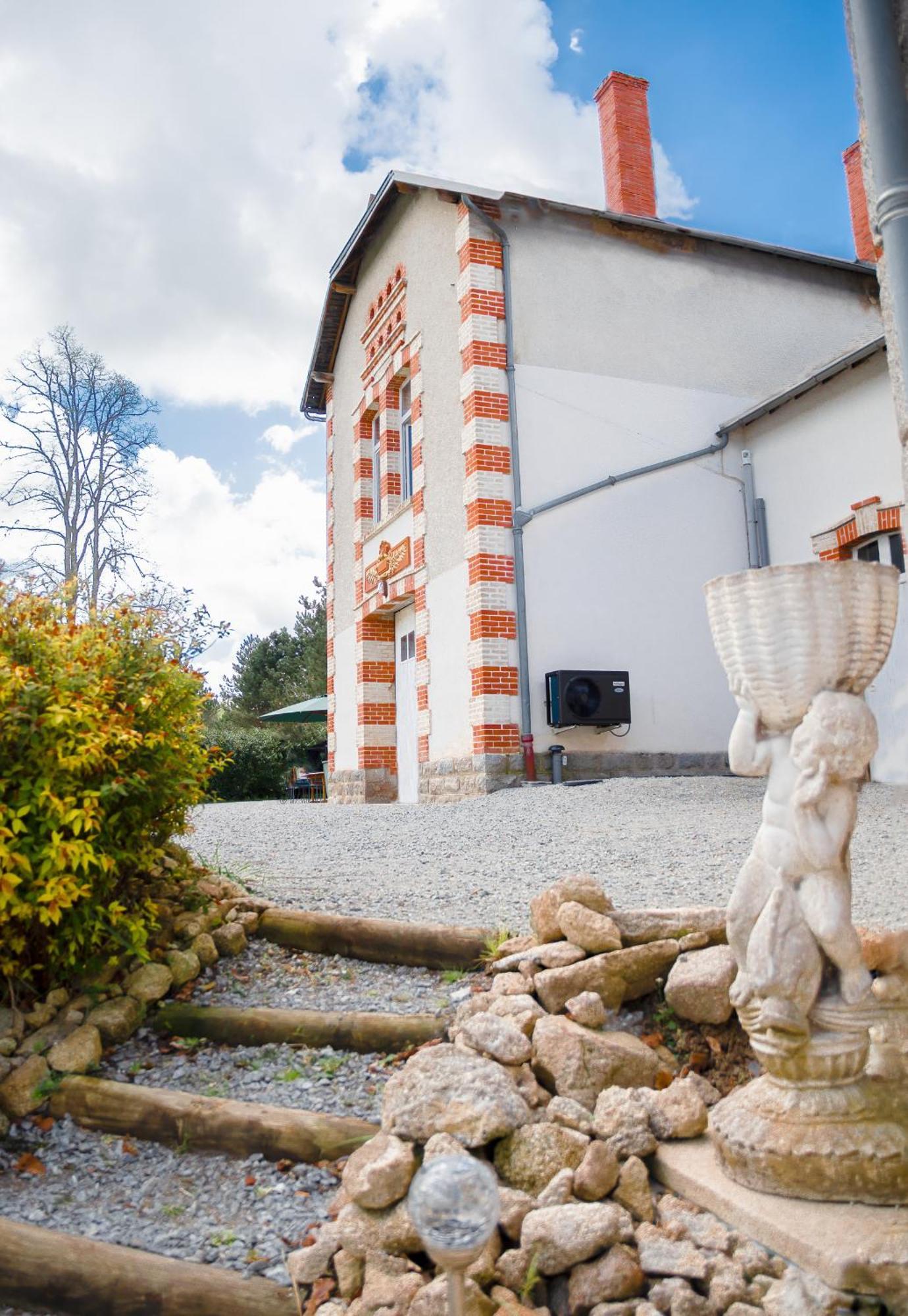 Chateau De Chazelpaud Saint-Bard Eksteriør billede
